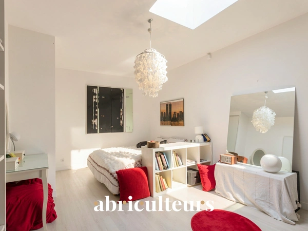 Grand loft indépendant de 176 m²<span></span>Colombes Centre-Gare