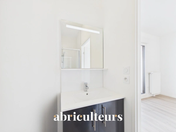 Appartement familial T5 de 91 m² avec terrasses et parkings<span></span>Colombes (92700)