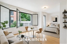 Charmant studio  30 m² avec balcon – Courbevoie (92400)