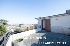 Villa  10 pièces  6 chambres  300 m²<span></span>Sèvres