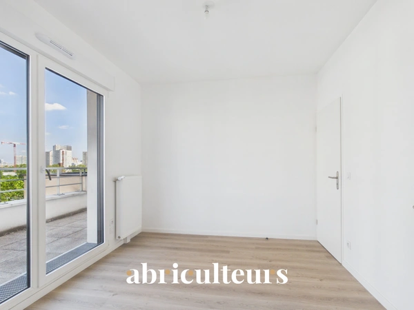 Appartement familial T5 de 91 m² avec terrasses et parkings<span></span>Colombes (92700)
