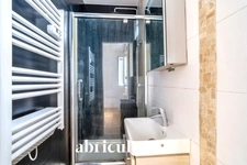 Appartement 2 pièces 31 m²<span></span>1er étage<span></span>Colombes (Rue Gabriel Péri)<span></span>Petit immeuble 1930