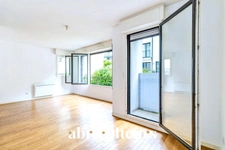 Charmant studio  30 m² avec balcon – Courbevoie (92400)