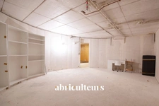 Villa  10 pièces  6 chambres  300 m²<span></span>Sèvres