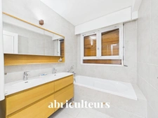 Appartement familial avec 2 balcons - Environnement calme et verdoyant - 88 m² - 4 pièces - Nogent-sur-Marne