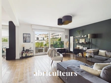 Bel appartement – 115 m² – 5 pièces  avec 3 balcons– Saint-Mandé