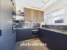Appartement 3 pièces rénové par un architecte avec balcon plein sud<span></span>Saint-Mandé
