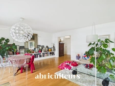 Appartement familial au calme<span></span>101 m²<span></span>4 pièces<span></span>Paris 11e