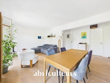 Appartement familial avec 2 balcons - Environnement calme et verdoyant - 88 m² - 4 pièces - Nogent-sur-Marne