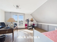 Appartement  en dernier étage - 187 m² au sol - 6 pièces - Charenton-le-Pont