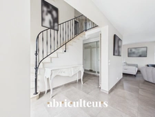 Maison familiale individuelle avec jardin - 6 pièces - 185 m² - Ormesson-sur-Marne
