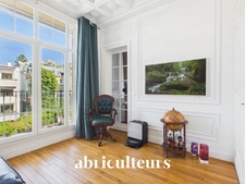 Appartement familial<span></span>188 m²<span></span>7 pièces<span></span>Charme de l'ancien<span></span>Saint-Mandé