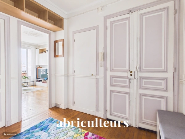 Charmant appartement<span></span>61 m²<span></span>3 pièces<span></span>Saint-Mandé