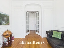 Appartement familial<span></span>188 m²<span></span>7 pièces<span></span>Charme de l'ancien<span></span>Saint-Mandé