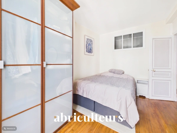 Charmant appartement<span></span>61 m²<span></span>3 pièces<span></span>Saint-Mandé