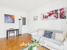 Charmant appartement<span></span>61 m²<span></span>3 pièces<span></span>Saint-Mandé