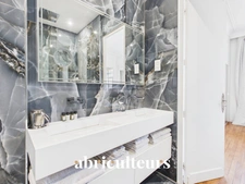Appartement familial<span></span>188 m²<span></span>7 pièces<span></span>Charme de l'ancien<span></span>Saint-Mandé