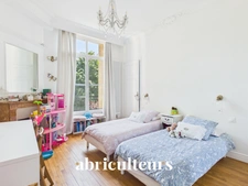 Appartement familial<span></span>188 m²<span></span>7 pièces<span></span>Charme de l'ancien<span></span>Saint-Mandé
