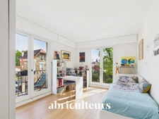 Appartement familial avec 2 balcons - Environnement calme et verdoyant - 88 m² - 4 pièces - Nogent-sur-Marne