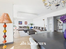 Appartement  en dernier étage - 187 m² au sol - 6 pièces - Charenton-le-Pont