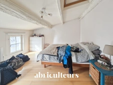 Charmant duplex<span></span>182 m²<span></span>6 pièces<span></span>Saintes centre-ville