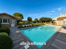 Superbe Propriété de 245 m² - Terrain de 5 700 m² avec piscine - Chassors (16200)