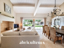 Superbe Propriété de 245 m² - Terrain de 5 700 m² avec piscine - Chassors (16200)