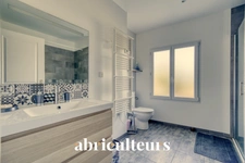 Charmante maison rénovée<span></span>5 pièces<span></span>154 m²<span></span>Saint-Hilaire de Villefranche