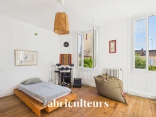 Maison de ville 8 pièces<span></span>5 chambres<span></span>Jardin<span></span>Cognac Jardin Public