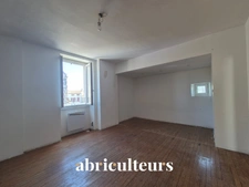 Maison à rénover<span></span>7 pièces<span></span>160 m²<span></span>Jarnac centre-ville
