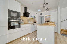 Charmante maison rénovée<span></span>5 pièces<span></span>154 m²<span></span>Saint-Hilaire de Villefranche