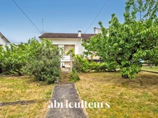 Maison de 77 m² avec garage et jardin - Saintes