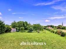 Maison de 242 m² avec piscine et dépendance à Mortagne-sur-Gironde