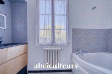 Maison de caractère - 242 m² - Saintes