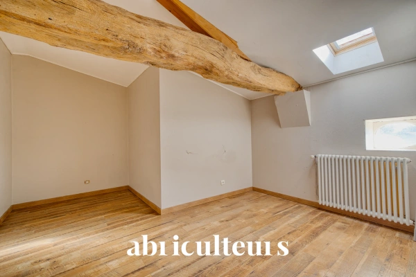 Maison de caractère<span></span>242 m²<span></span>Saintes