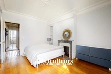 Appartement<span></span>2/3 pièces<span></span>61 m²<span></span>Paris 6