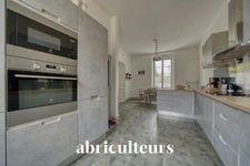 Maison rénovée<span></span>190 m²<span></span>6 pièces avec cour<span></span>Matha