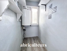 Spacieux appartement 5 pièces de 84 m² avec cave et place de parking – Cognac