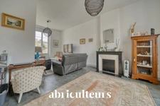 Maison rénovée<span></span>190 m²<span></span>6 pièces avec cour<span></span>Matha