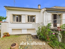 Maison de 77 m² avec garage et jardin - Saintes