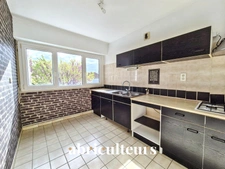 Appartement 5 pièces de 84 m² avec cave et place de parking<span></span>Cognac