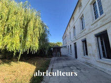 Maison de caractère - 242 m² - Saintes