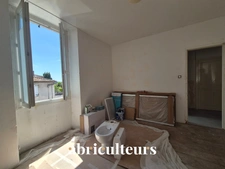 Maison à rénover<span></span>7 pièces<span></span>160 m²<span></span>Jarnac centre-ville