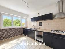 Appartement 5 pièces de 84 m² avec cave et place de parking – Cognac