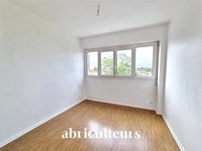 Appartement 5 pièces de 84 m² avec cave et place de parking<span></span>Cognac