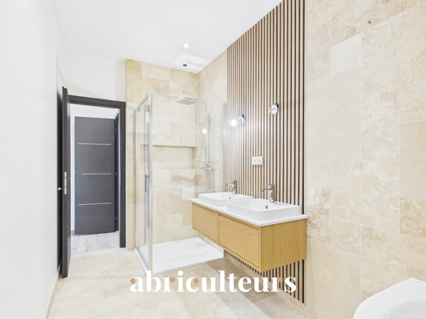 Maison avec extérieur et rénovation récente en vente à Cognac 16100