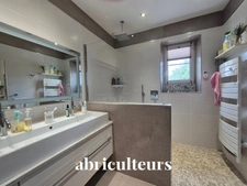 Superbe Propriété de 245 m² - Terrain de 5 700 m² avec piscine - Chassors (16200)
