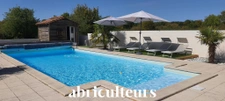 Maison de caractère avec gîtes et piscine en vente à Mérignac 16200