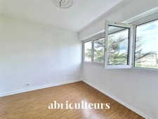 Appartement 5 pièces de 84 m² avec cave et place de parking<span></span>Cognac