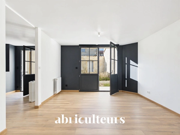 Maison avec extérieur et rénovation récente en vente à Cognac 16100